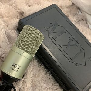 MXL 990 USB microphone